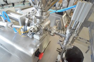 Pneumatic four side sealing liquid automatic packaging machine