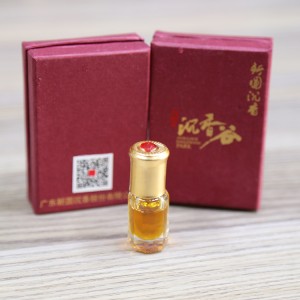 Hottest China Manufacturer low price  agarwood oil