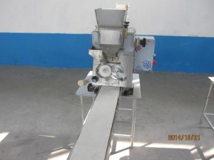 Automatic dumpling machine