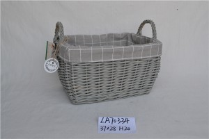 Willow basket with liner Willow basket with liner