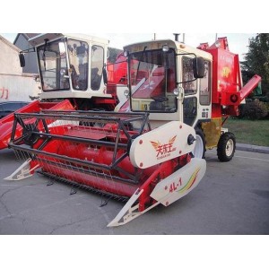 Soybean Combine Harvester (4L-1.0)